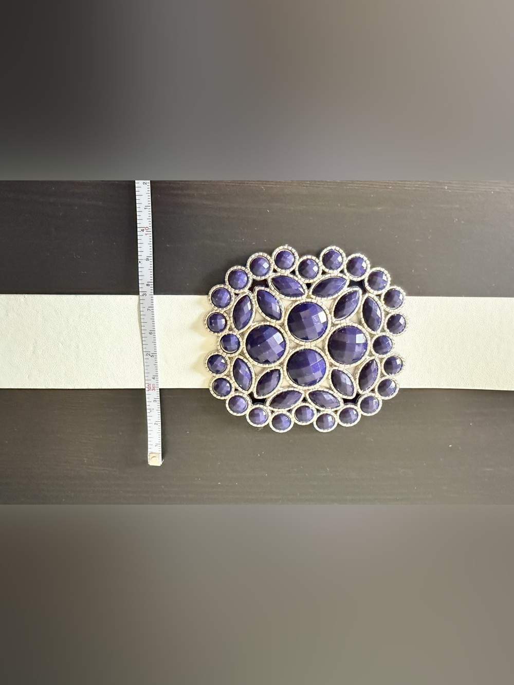 White Stretch Waist Belt Size S Dark Blue Jeweled Medallion Buckle NEW